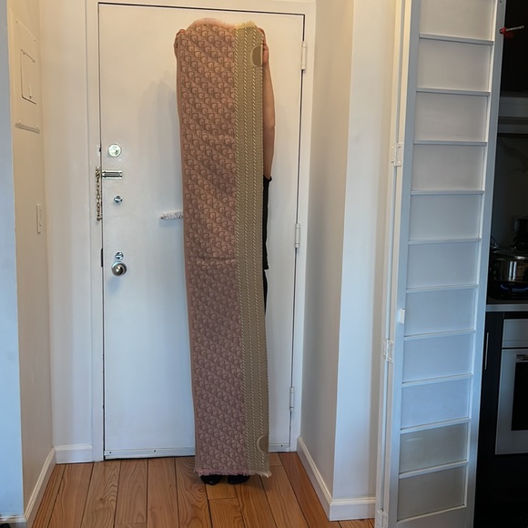 CD Scarf - Picture 6 of 7